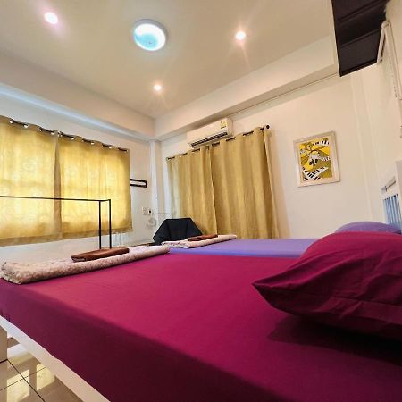 Aekkalukthai Hostel Rayong Exterior photo