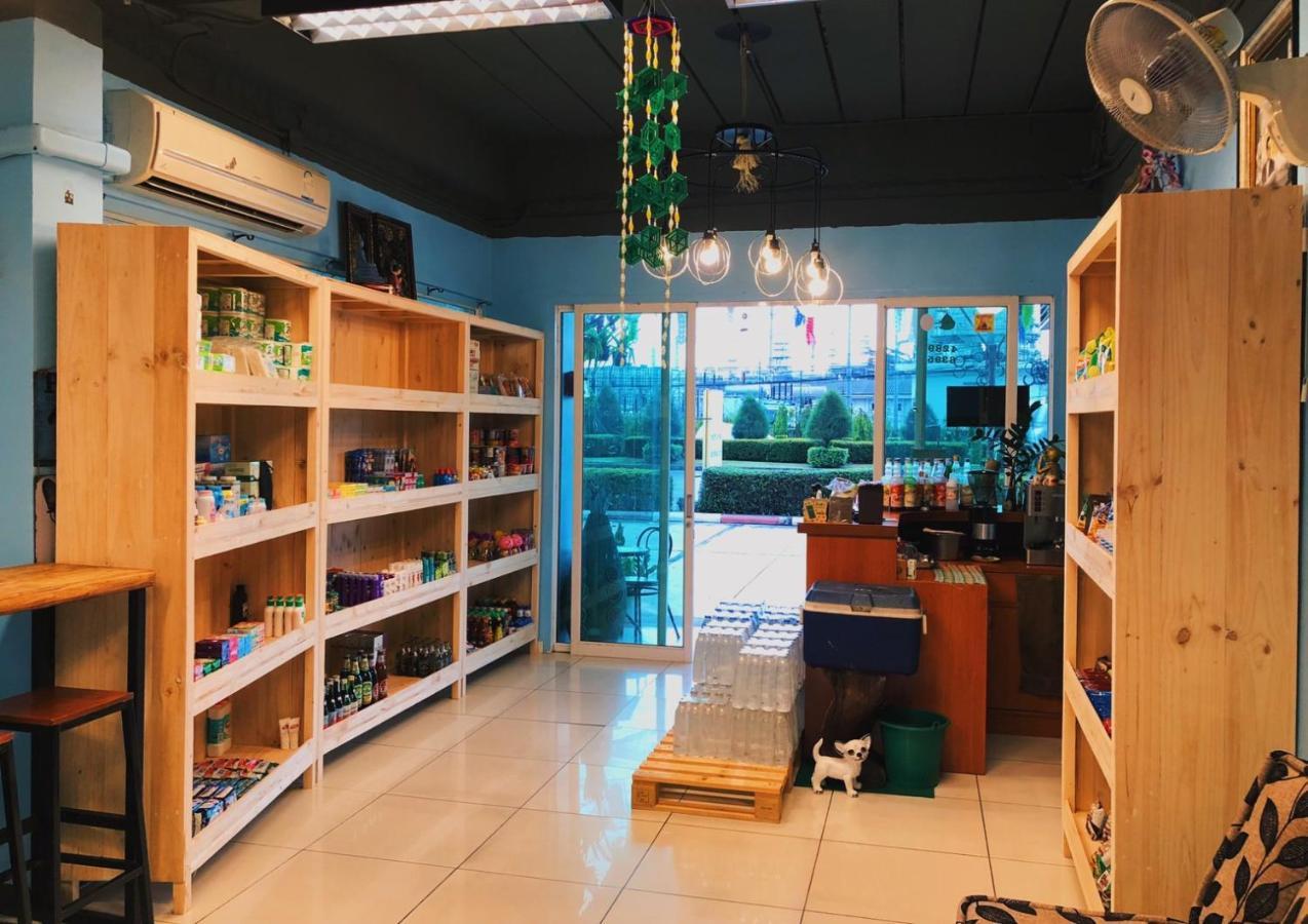 Aekkalukthai Hostel Rayong Exterior photo