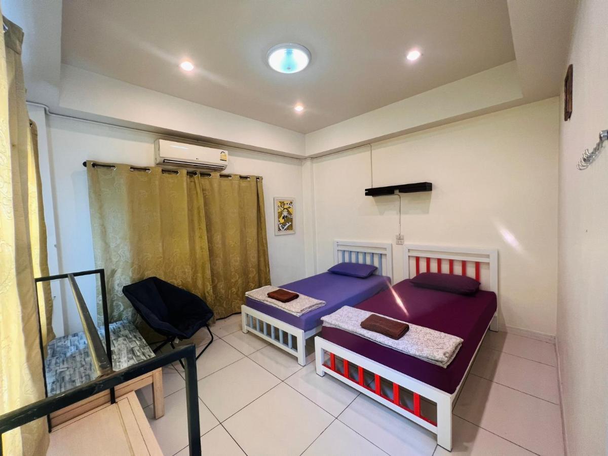 Aekkalukthai Hostel Rayong Exterior photo